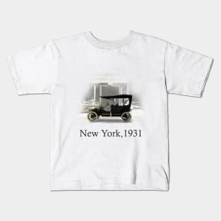 A Ford T in New York Kids T-Shirt